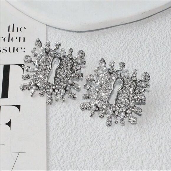 Key shape Earrings N885 - Picture 2 of 5